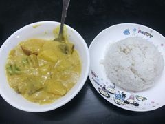 咖喱牛腩饭-家利美食店