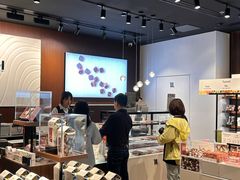 -Laderach 莱德拉(上海环贸iapm店)