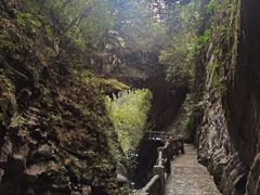 -龙水峡地缝景区