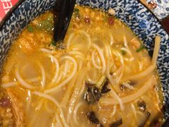 -粉家柳州螺蛳粉(杨宅路店)