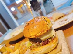 牛肉汉堡-巴别塔法餐舍(合作路店)