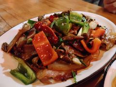 大脚菌炒腊肉-郑件洋芋饭庄