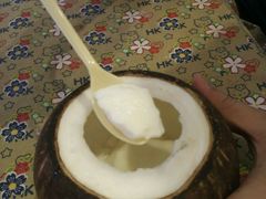 -志龙皇冠吃货椰子铺