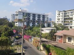 -ROAST coffee & eatery