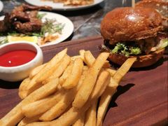 -LESCEDARS Brasserie Bistro香柏树