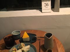 -彳亍咖啡·这里(水湾路店)