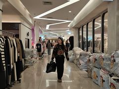 -广州壹马服装广场