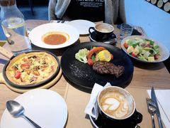 萨拉米肠喷香腊味披萨-乔泰勒JOETYLER西餐厅(曲江店)