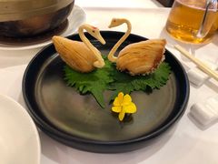 栗茸天鹅酥-白天鹅宾馆-宏图府餐厅