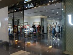 -URBAN REVIVO(济南世茂广场店)