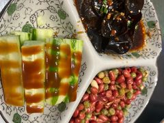 -川流不息·地道川菜·小龙虾(松东路店)