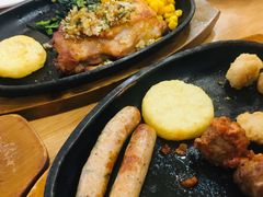 蒜香鸡排配法兰克福烤肠-萨莉亚意式餐厅(南京环亚凯瑟琳广场店)