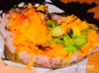 店铺:麻雀台湾饭团 位置:老餐厅三楼 这个饭团真