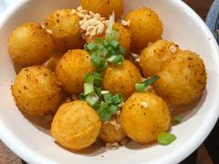 -沪小二炭火蛙锅(淮海中路美食不夜城店)