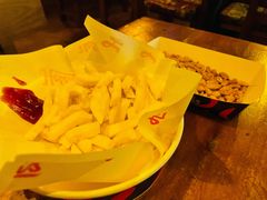 -Helens海伦司小酒馆(上海疁城新天地店)