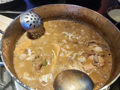 喊加水之前快干的锅底-闻小豆贵州自助火锅(万象城店)