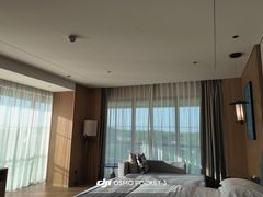 -上海佘山世茂艾美酒店