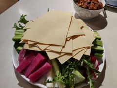 东北蘸酱菜-妈妈家铁锅炖(景诚园综合楼店)