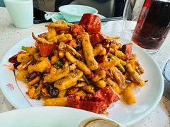 -巧克力渔家.小船海鲜胶东菜(万平口店)