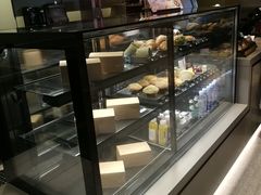 面包甜点陈列柜-星巴克臻选(上海中环广场2F店)
