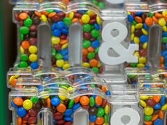 -m豆巧克力世界(上海世茂广场店)