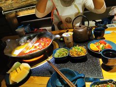 -湊湊火锅·茶憩(南京东路悦荟店)