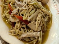 笋子炒肉-石观音贾云土板鸭