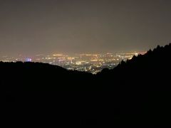 -鬼笑石后山停车场