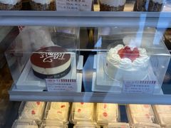 -红宝石·鲜奶小方·海派西点房(南丹店)