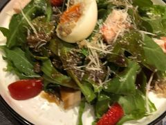 鸡肉蛋糖心蛋色拉-YUE·6·西式融合餐厅(外滩六号店)