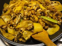 干锅牛蛙-蛙蛙叫干锅年代(簋街总店)