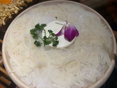 -老牌坊云南鱼豆花火锅(爱建店)