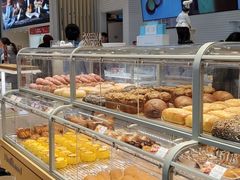 面包甜点陈列柜-好利来(西铁营万达广场店)