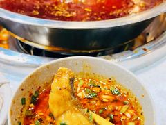 -肖肖酸萝卜鱼火锅(总店)