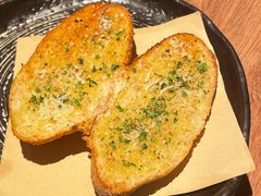 黄油蒜香面包-玛格萝妮比萨屋(陆家浜路店)