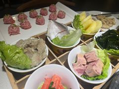 -茅草房·河畔园林火锅