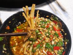 折耳根牛肉-麻辣牛肉小吃