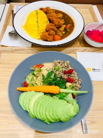 咖喱炸鸡饭很棒，据说是招牌，每次去都点这份