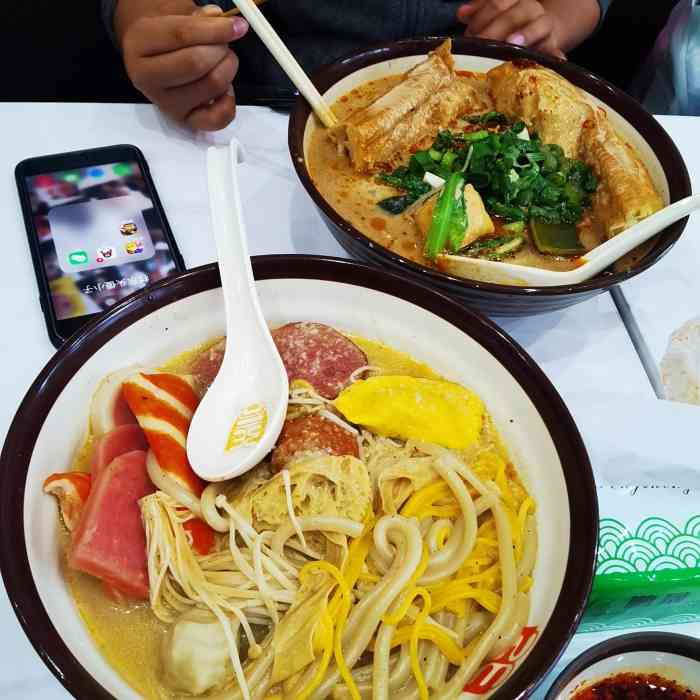 新玛特附近没想到饭点人特别多很久以前去吃的门口选东西食材算新鲜