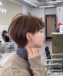 -BULB STUDIO 巴柏明星发型工作室