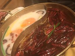 鸳鸯火锅-江湖餐厅–重庆九宫格老火锅