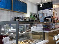 面包甜点陈列柜-GODIVA(王府井apm店)
