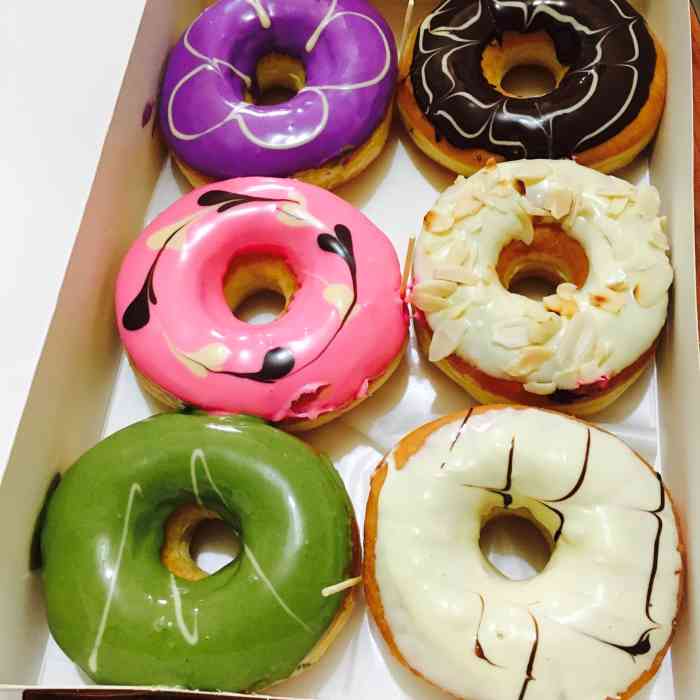 donuts to go(西直门凯德mall店)-" 这家店新开的,还不错!