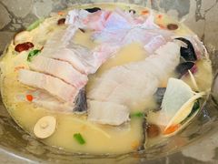 -姚记抚仙湖石锅鱼庄