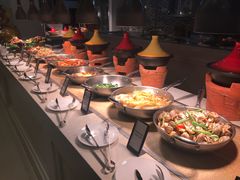 自助取餐区-海口绿发希尔顿酒店-田园汇自助餐·三文鱼·海鲜