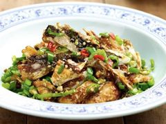 青椒炒碎鱼头-君庭中餐馆(华强路店)