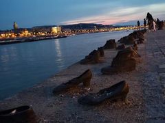 -多瑙河畔鞋履雕塑