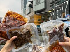 -鑫记婆婆兔·成都特产·兔头手撕兔(太古里店)