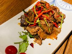 手撕美人椒拌牛肉-云海肴·汽锅鸡·云南菜(天山百盛优客店)