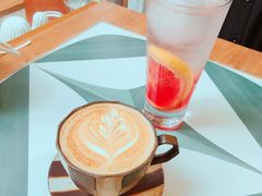 拿铁咖啡-拾壹cafe·工作室